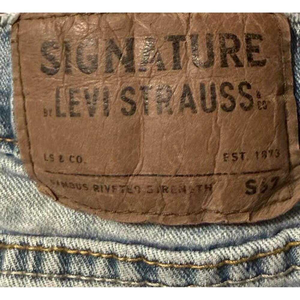 Signature Distressed Levi's Signature Jeans | Lt Wash Straight Leg Size 42 x 30